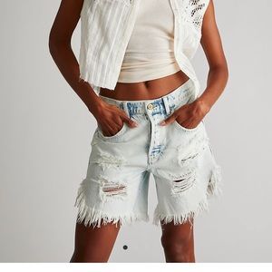 We The Free Night jean short CRVY sz 30